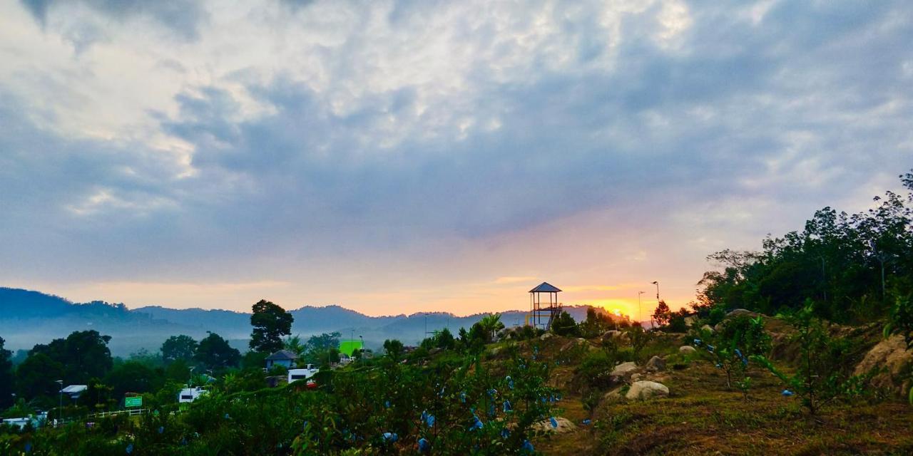 Durian Ecolodge Тампин Екстериор снимка