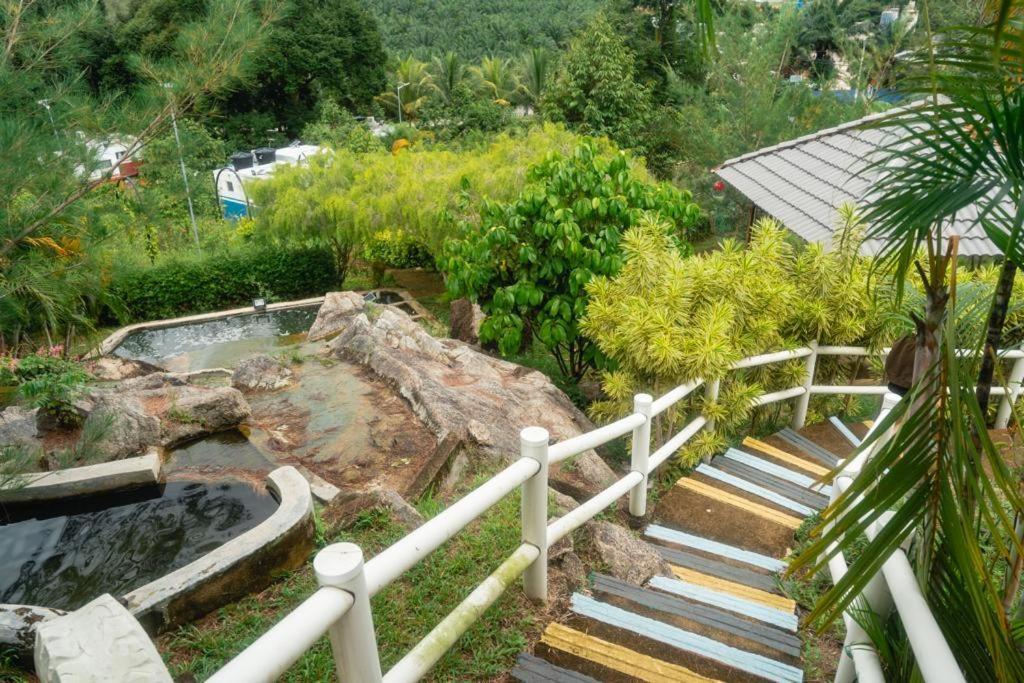 Durian Ecolodge Тампин Екстериор снимка