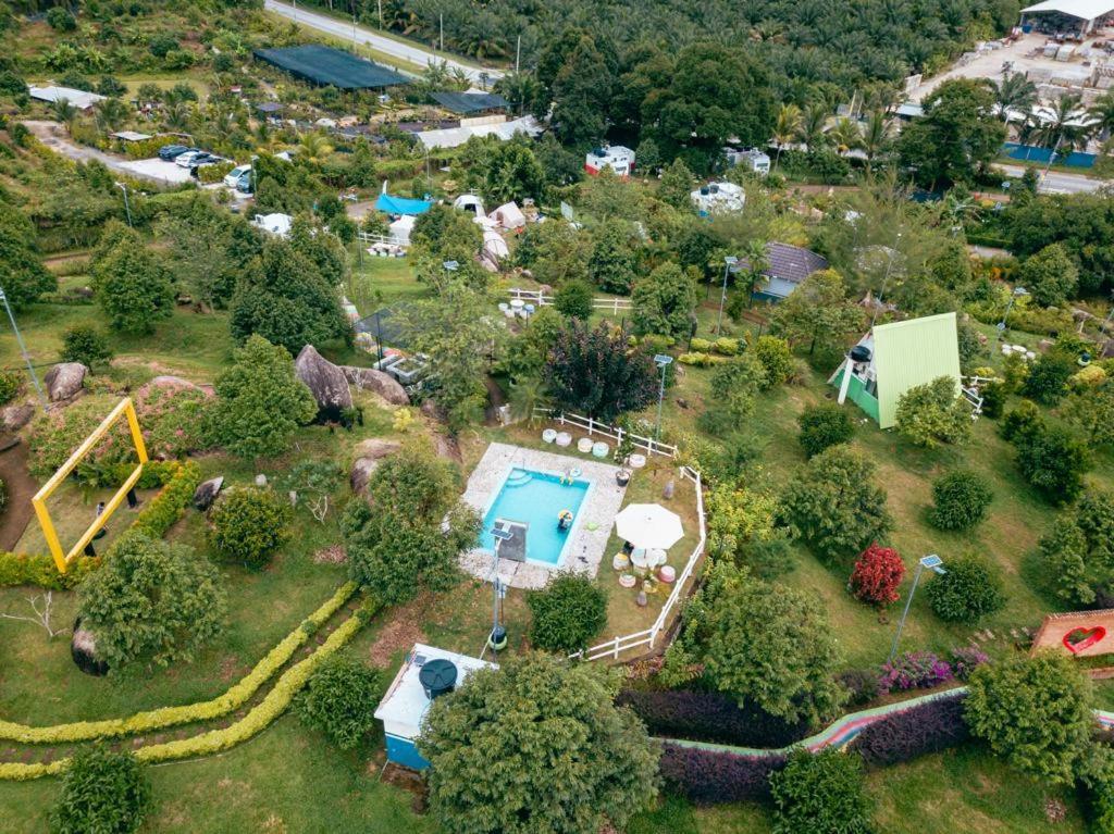 Durian Ecolodge Тампин Екстериор снимка